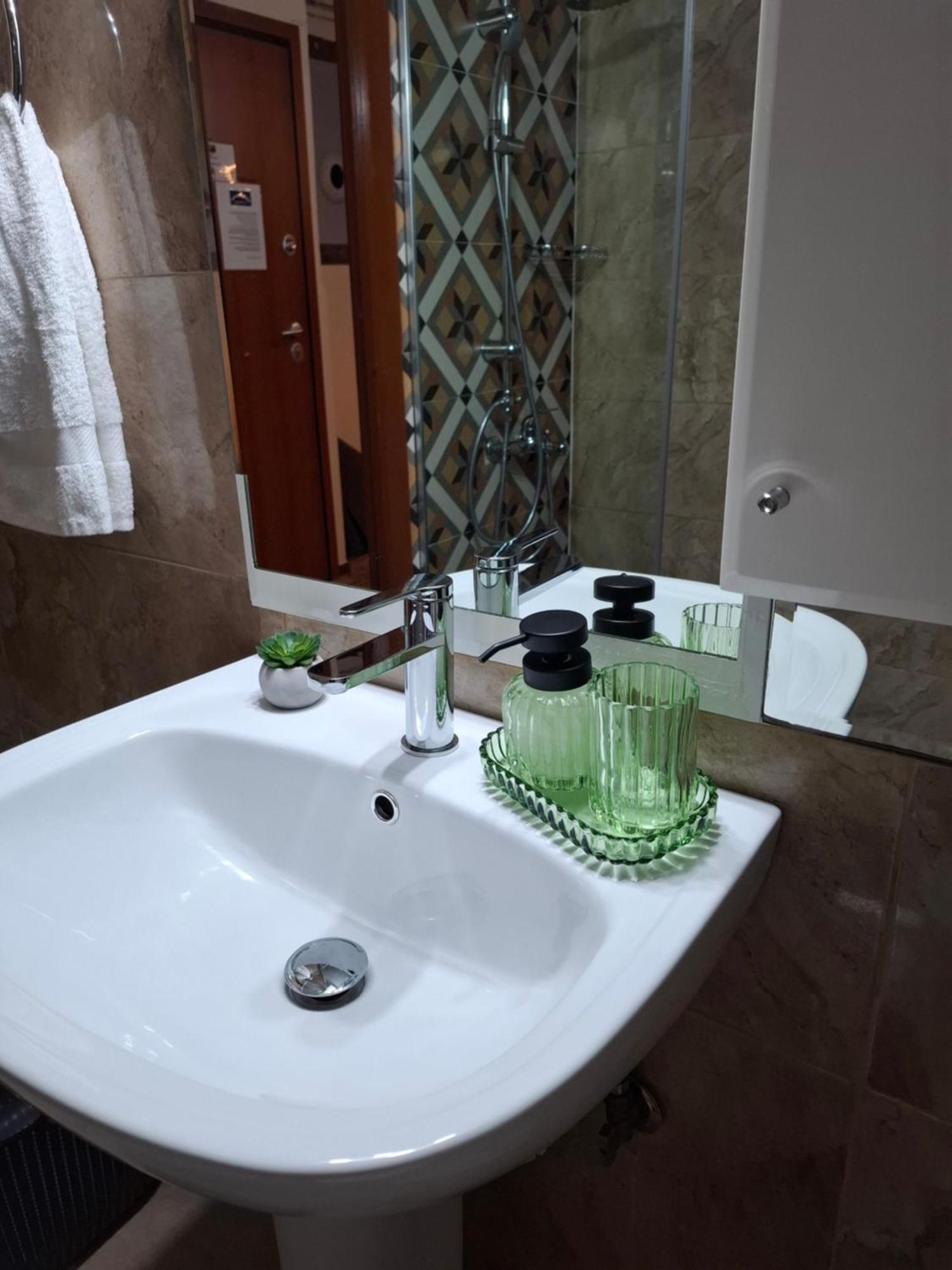 Anna Maria Greek Filoxenia Apartment بيرايوس المظهر الخارجي الصورة